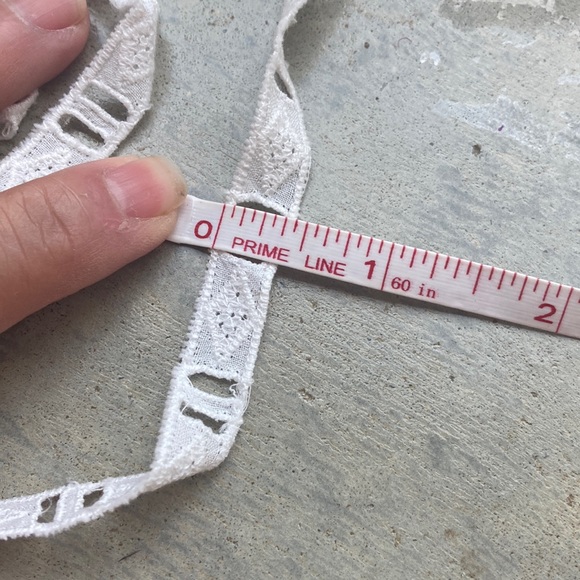 7 ft of of mid century 1960s white Swiss European cotton trim. Eyelet insert - Picture 4 of 6
